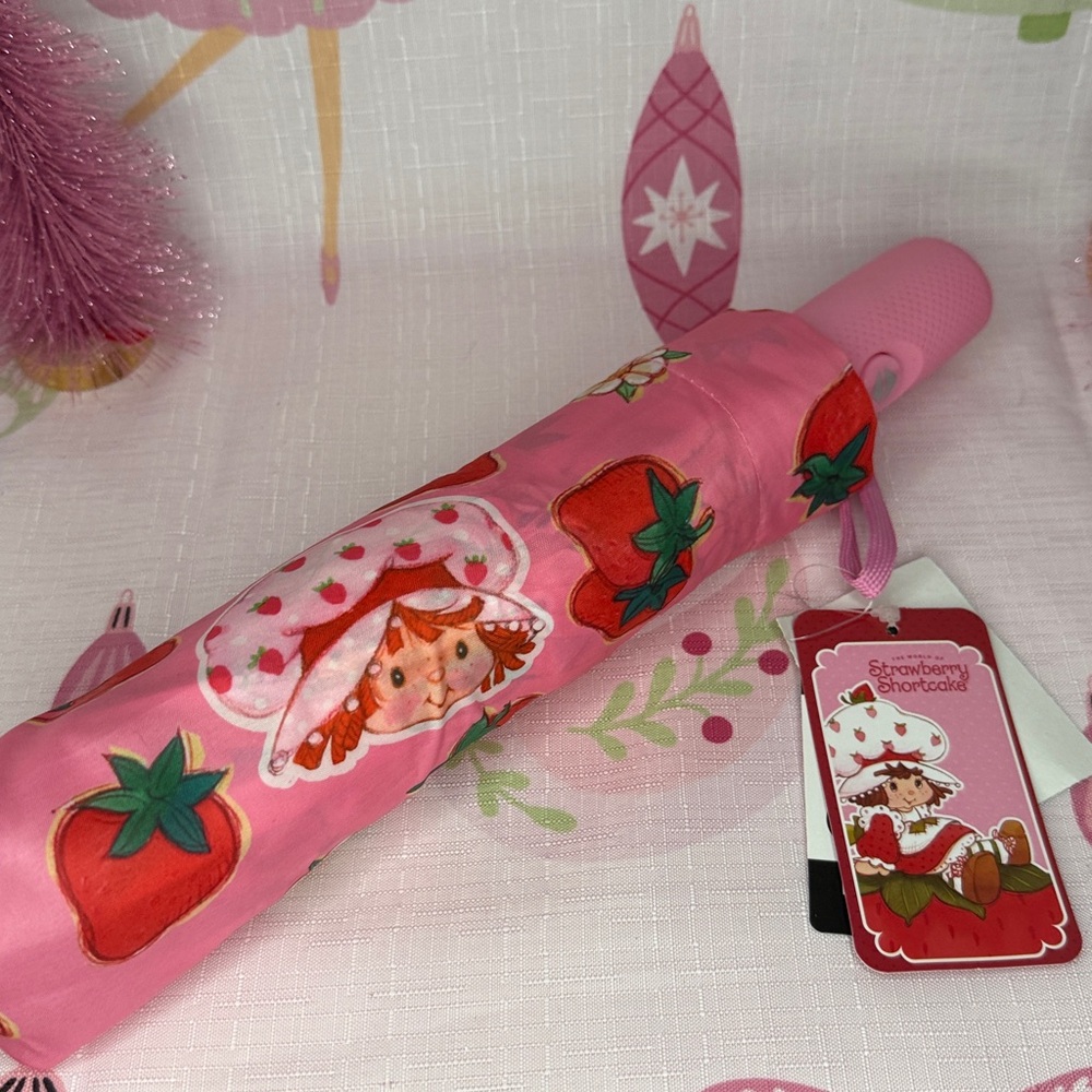 NEW Strawberry Shortcake Automatic Umbrella
